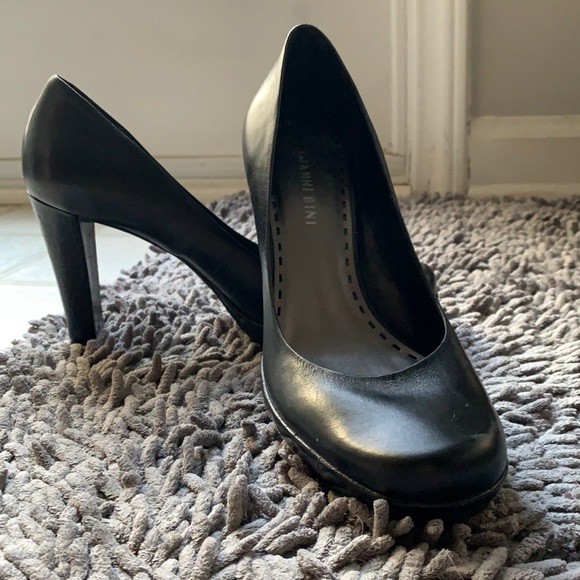 Gianni Bini Shoes - Gianni Bini black heels